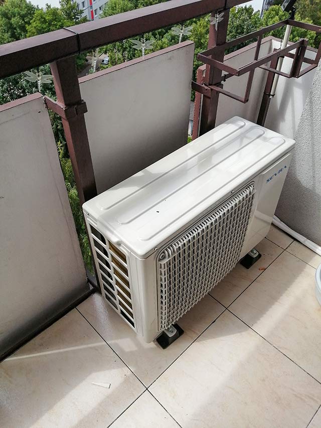 klimatyzacja na balkonie