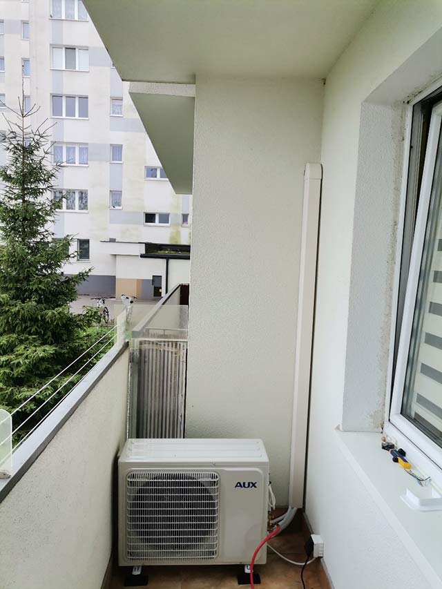 montaż klimatyzacji do odświeżania powietrza toshiba w mieszkaniu